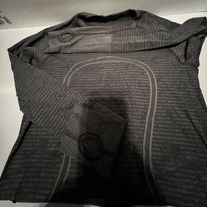 Lululemon  dry fit